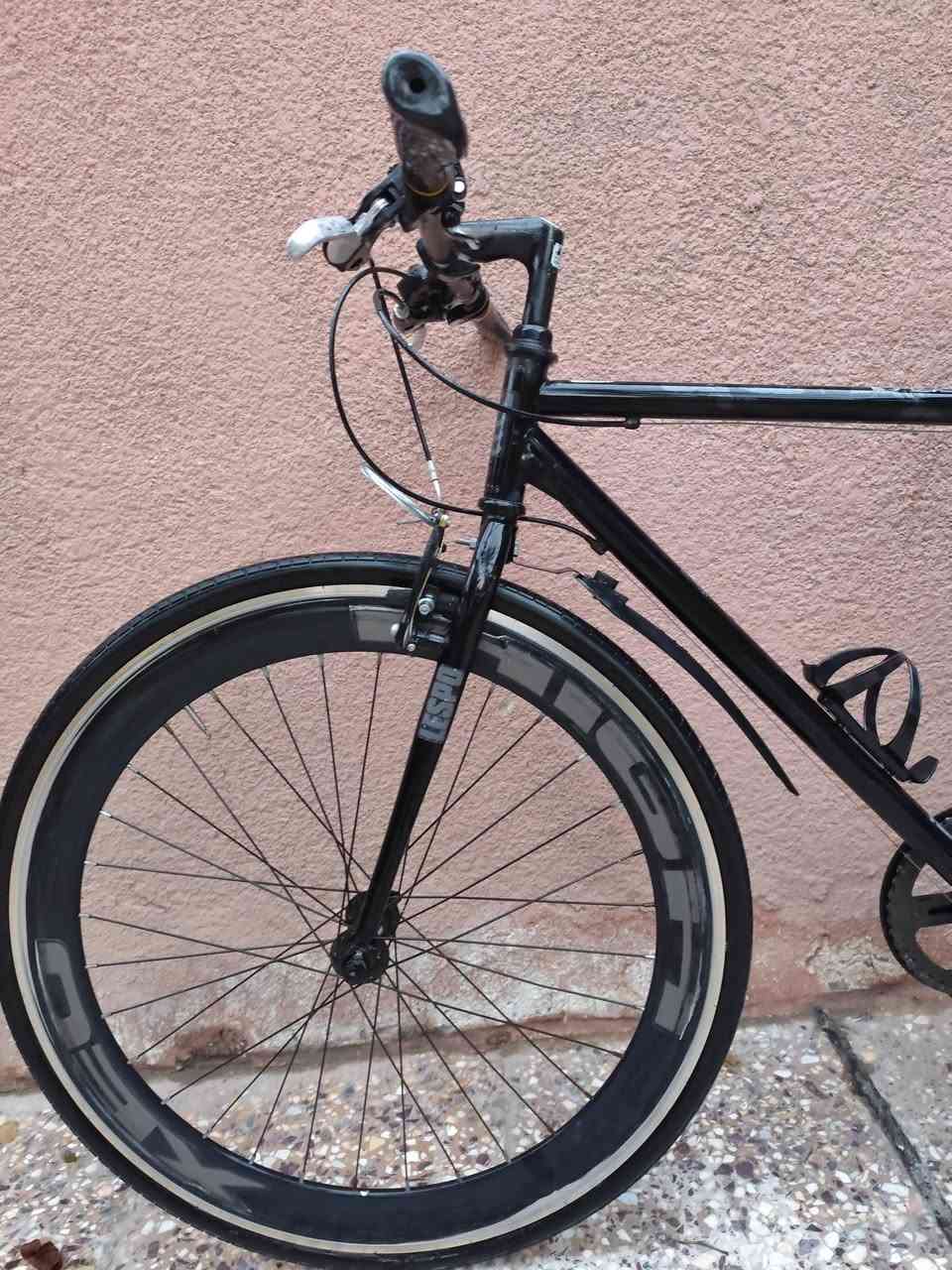 سلام عليكم ورحمه الله وبركاته 
C700🌹

حجم 28 

عكرب شيمانو 

بايسكل نظيف 

ما بي اي نقص فووول 💯

وياله طبقتين 💯

سرج جديد 💯

تايرات جديدة💯

وياله عدله 💯

بريكات جديده💯 

مع جنطه وقفل 

السعر :110

♥️مكان بغداد العامريه ♥️

للاستفسار ***********
