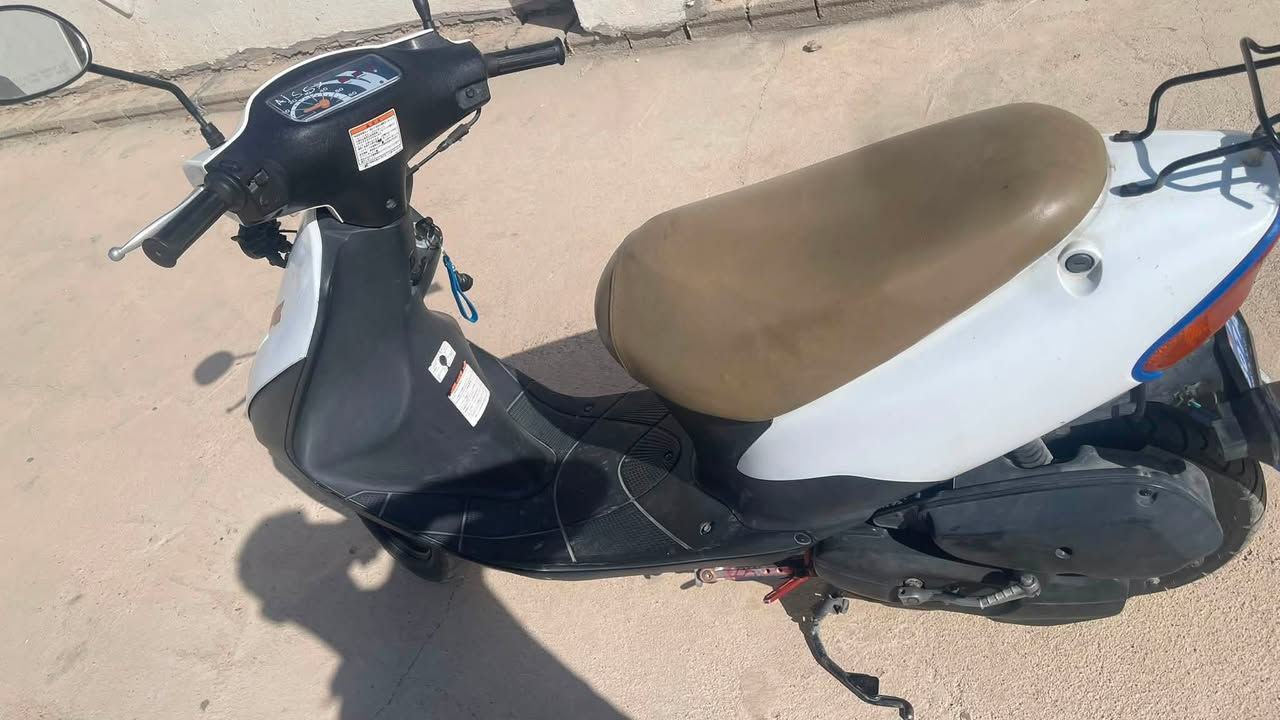 السلام عليكم
دراجة زنبور سوزوكي 60
كهربائيات شغاله كلهن اشاير +لايت زنون
محركهة جديد بلادي ما مفتوح شرط الفحص
دراجة رمبة بعدهة جديدة تجي وتشوف بعينك لا اتعبك ولا اتعبني عرضتها ب480 وقفلها 450 
وما بيها اي مجال لان انطيت السعر من الاخير وهذا سوك تلكى ارخص واغلى بس نفس النظافة العندي ما اظن اكو 
***********
