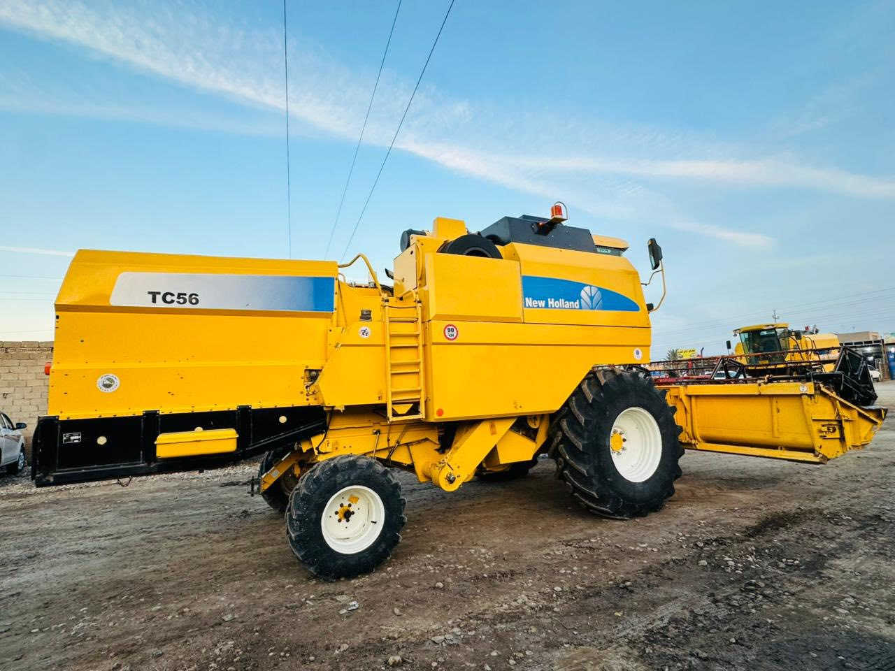 حاصده نيوهولند موديل ٢٠٠٦ دبل درام طبله ١٧ قلاب رقم اربيل مكفوله من الطك واللحيم تاير ٣٢ محرك وضع شركه مامفتوح مكينه جاهزه من كلشي للاستفسار اكثر الاتصال ع الرقم *********** واسط الزبيديه
