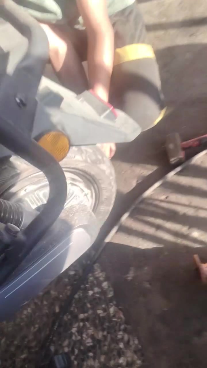 العنوان حي العامل شارع التشيش ***********

