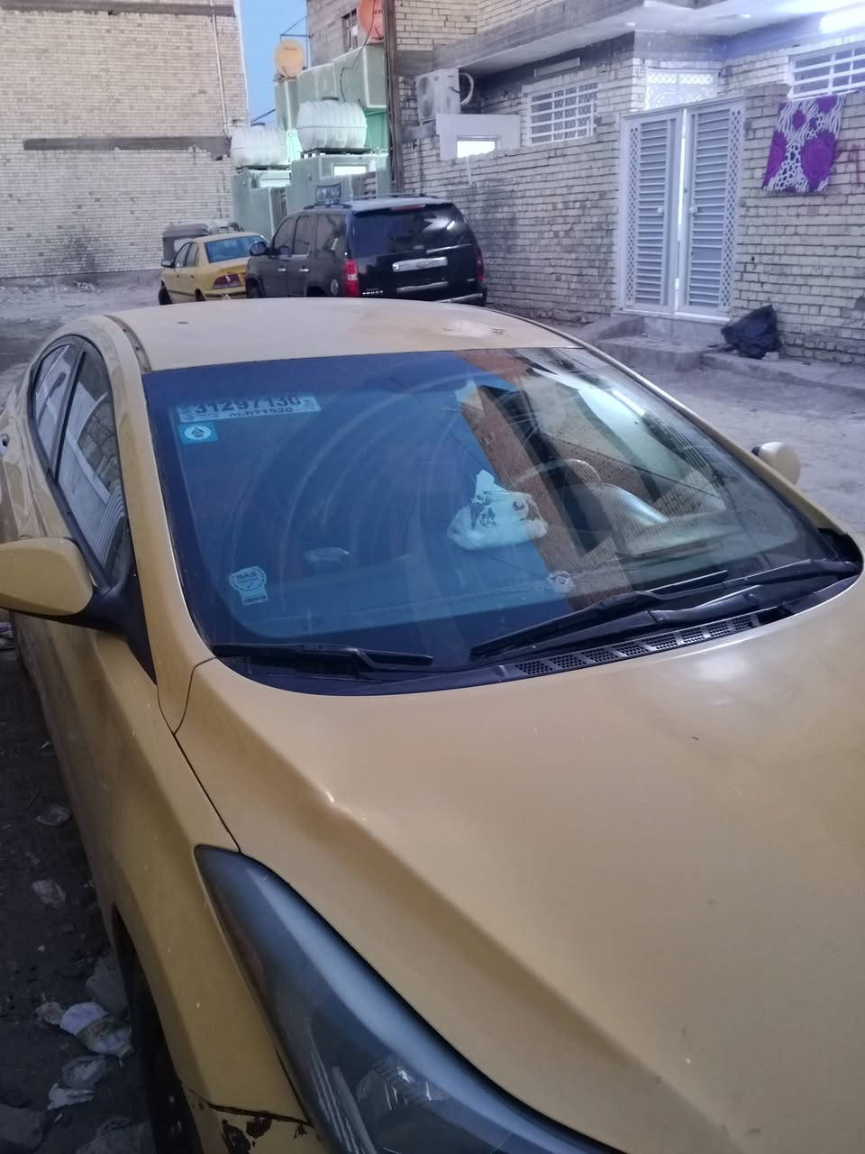 انترا لبيع موديل 12 حادثه جنطه  وتكمه لسايق 80.***********.بغداد حيور
