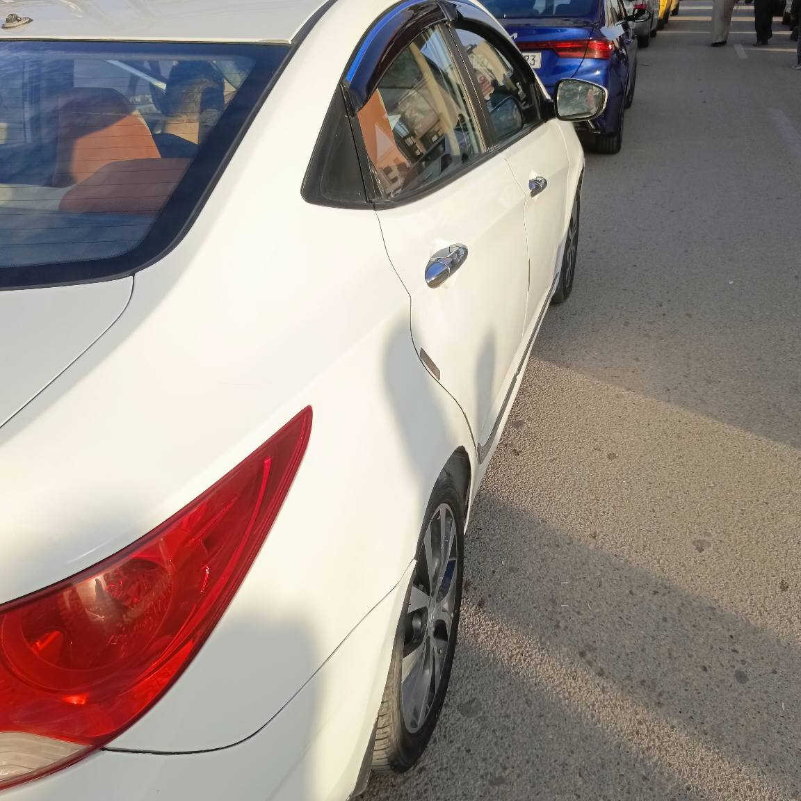 اكسنت ٢٠١٥خليجي بيه رش صبغ فقط 
سياره فتحه شاير بلمري مكينه وكير وتبريد وتدفئه وحداديه جاهزه كله ربع ماذب عليه ٥ ويل كب تخم تاير جديد *********** سعر ٩٥ ناصرية, ذي قار
