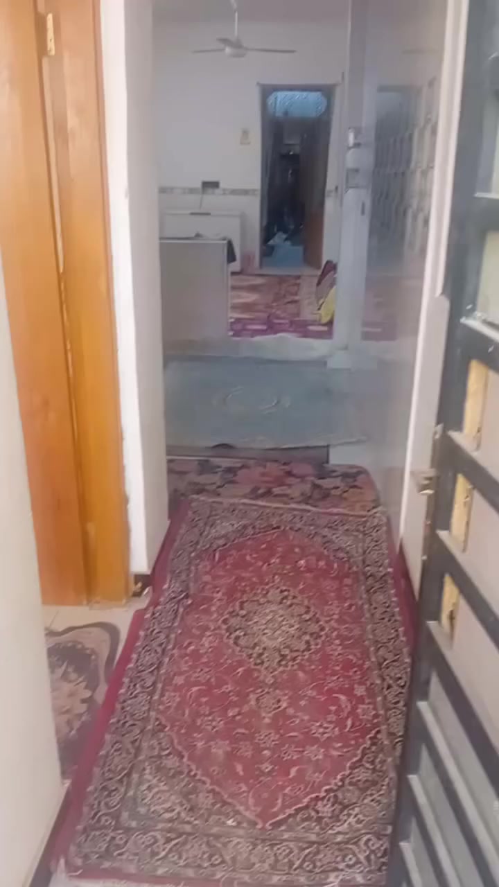 دار للبيع مساحه 100 حي ميسان شارع زوار سعره 45  وبي مجال بسيط ***********
