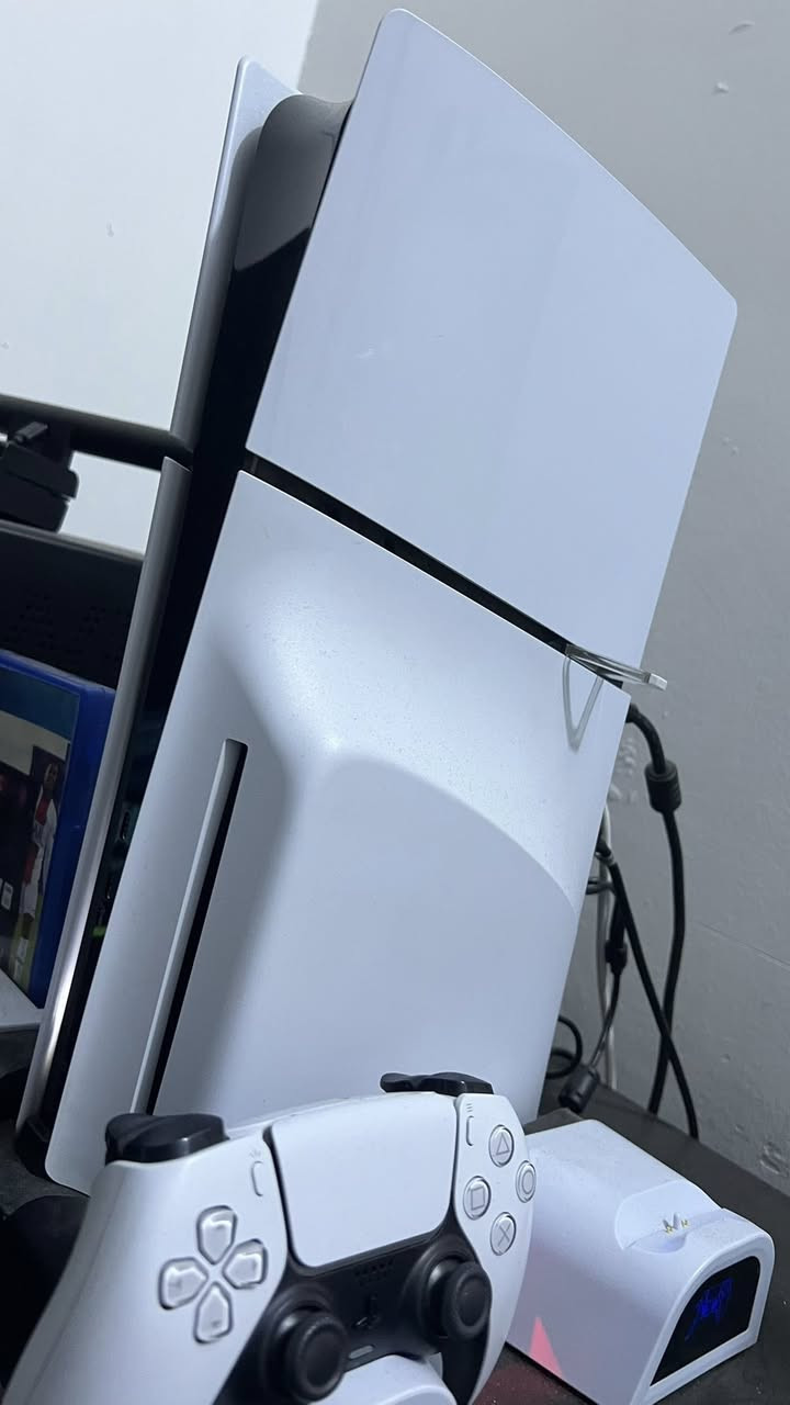 Ps5 للبيع
ملحقاتة :
جوستك واحد 
ستاند للجهاز مثل ما موضح بلصوره بي مكان اقراص و شاحن لليدات ايضاً 
1 تيرا 
الجهاز نضيف و الكارتونه موجوده 
السعر : 750 الف


**إذا كنت صاحب هذا الإعلان وتريد حذفه لأي سبب، رجاءا أرسل رسالة إلى الدعم الفني**