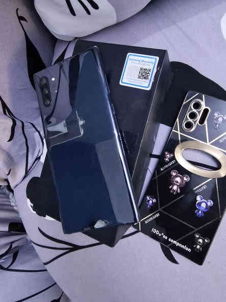 نوت 10 مكفول من كلشي وغراضه كاملة السعر من الاخير ب ٣٠٠ بدون عملة مكاني بغداد الطالبية للإتصال ***********
