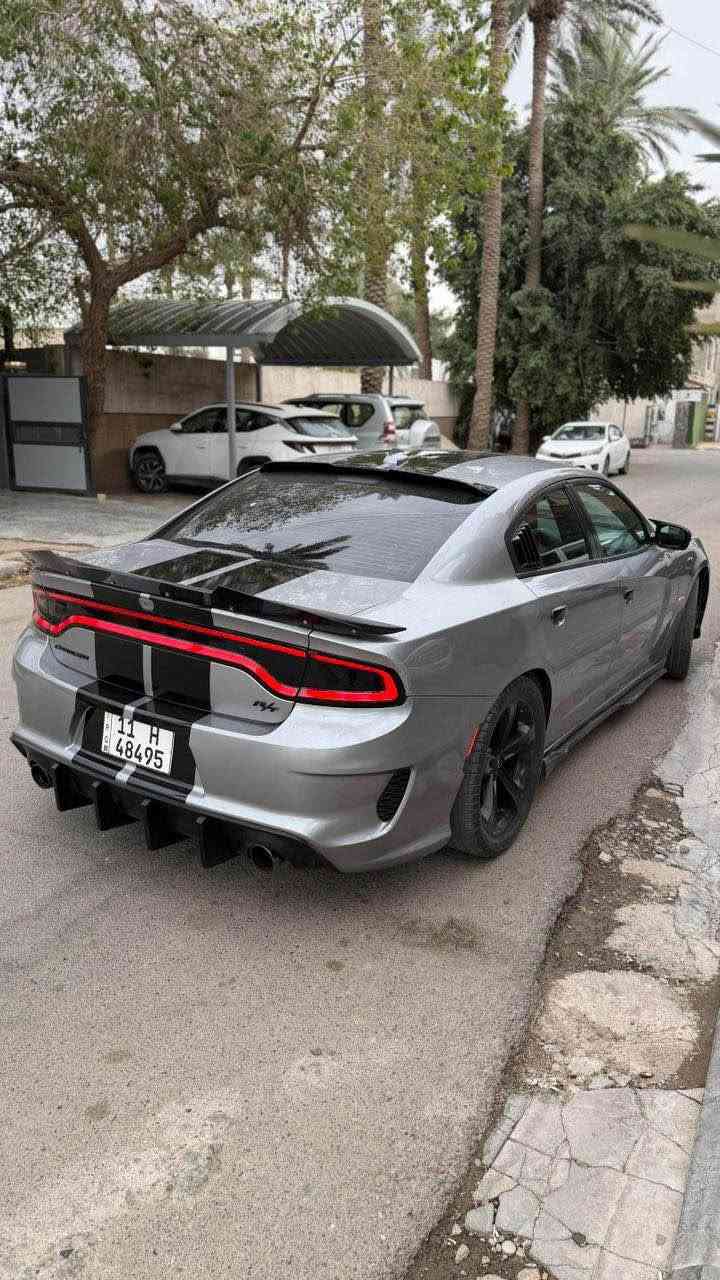 دوج چارجر RT 5700 2018 
فول مواصفات عدا الفتحه 
حادثها من امريكا چاملغ امامي وچاملغ خلفي بدون دواخل 
السياره نظيفه بمعنى الكلمه عليها برمجه وطلقات وهواي سوالف دعامياتها مال وايدبدي 
السعر 167 وبيها مجال 
مكانها بغداد المنصور 
للاستفسار *********** بغداد, العراق
