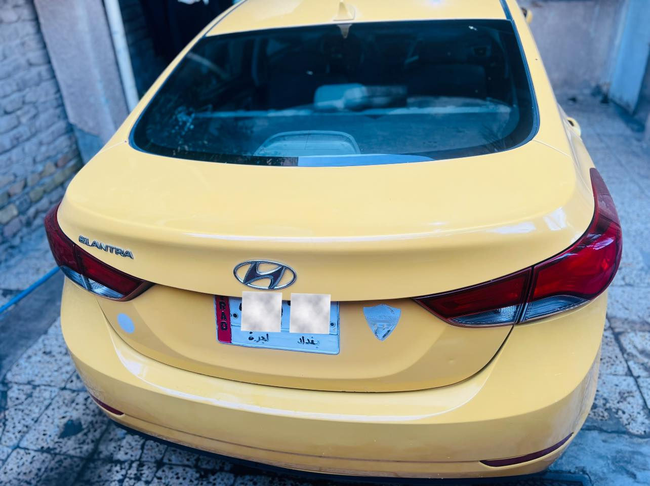 سلام عليكم الانترة موديل 2014 موصفات عادية سيارة جاهزة خير من الله رقم انگليزي جديد  مابيها اي نقص ضررها جامرلغ امامي بدون دواخل ولا ايرباك السعر 112 وبيها مجال للاستفسار ع هذا الرقم ***********
