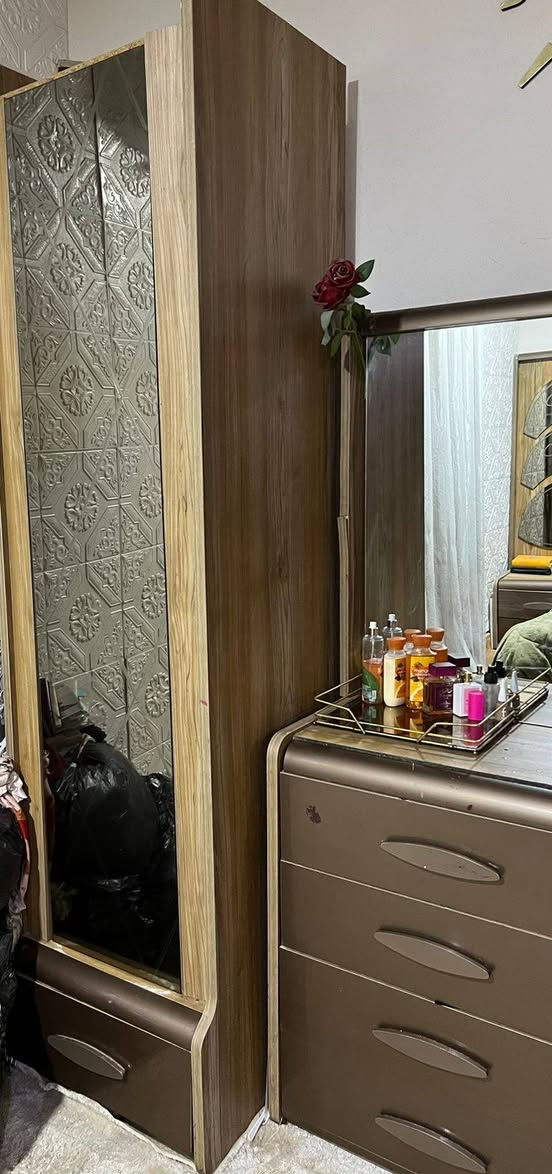 غرفة تركيا ضخمة جرباية وكومديات ثنين وشالزونه كنتور وزاوية وملحق وميز تواليت وكنتور طفل او يصير جزامة وجرارات وميز تلفزيون السعر ٦٠٠ وبي مجال مكاني خور الزبير رقم ع الخاص بس شراي يراسل


**إذا كنت صاحب هذا الإعلان وتريد حذفه لأي سبب، رجاءا أرسل رسالة إلى الدعم الفني**