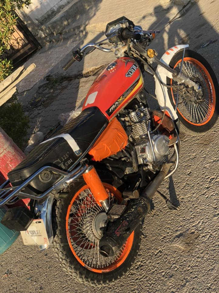 سلام عليكم دراجه للبيع موديل 23منفيس عقد اوراق كامل سونيك محرك خطاس مامفتوح شرط لا صرف لا صوت اخرس سويج بلادي كهربيات كلها شغاله شلعه معدل فول دبلات امامي خلفي كلها شغاله سعره مناسب 475رقم موبايل 

‭0787 763 7458‬
