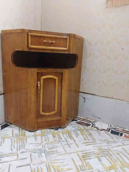 سلام عليكم
ميز البيع  سعر 30 وبي مجال 
مكان عماره حي الفنانين
رقم الهاتف  ***********
الاستفسار على الرقم ما متواجد خاص
