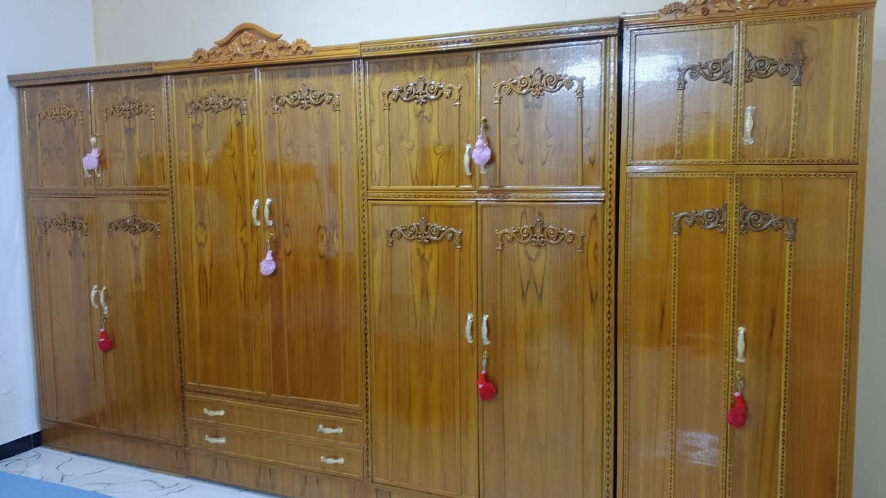 غرفه جديده غير مستعمله لي يريده يراسلني على هاذه رقم 
 *********** اريد ابيعه لين نريد يشيلونه من هاذه بيت ولكينه بيت بس زغير
