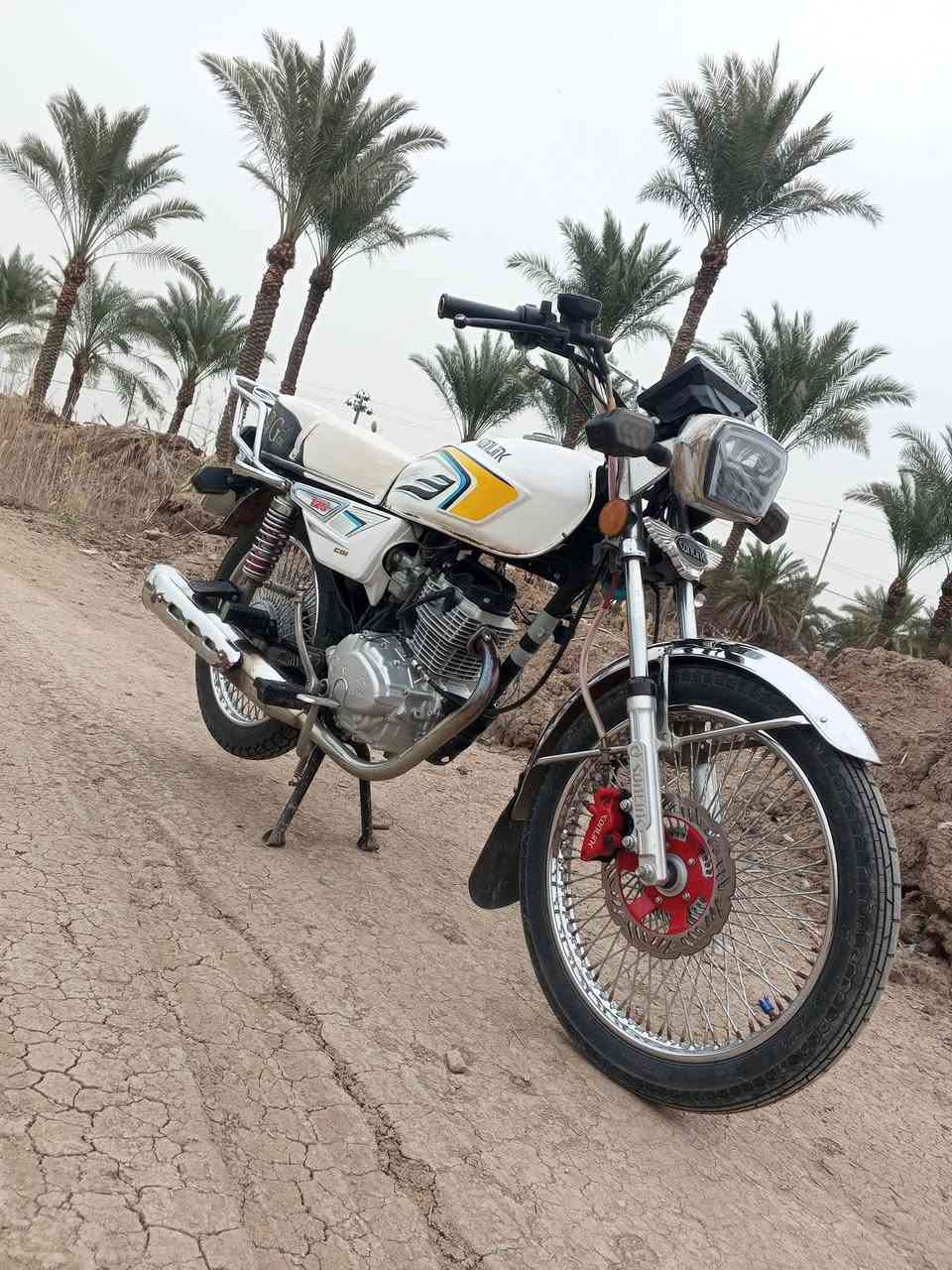 السلام عليكم دراجه للبيع موديل 25 مكينه كفاله مكاني حمزه الغربي//////////***********
