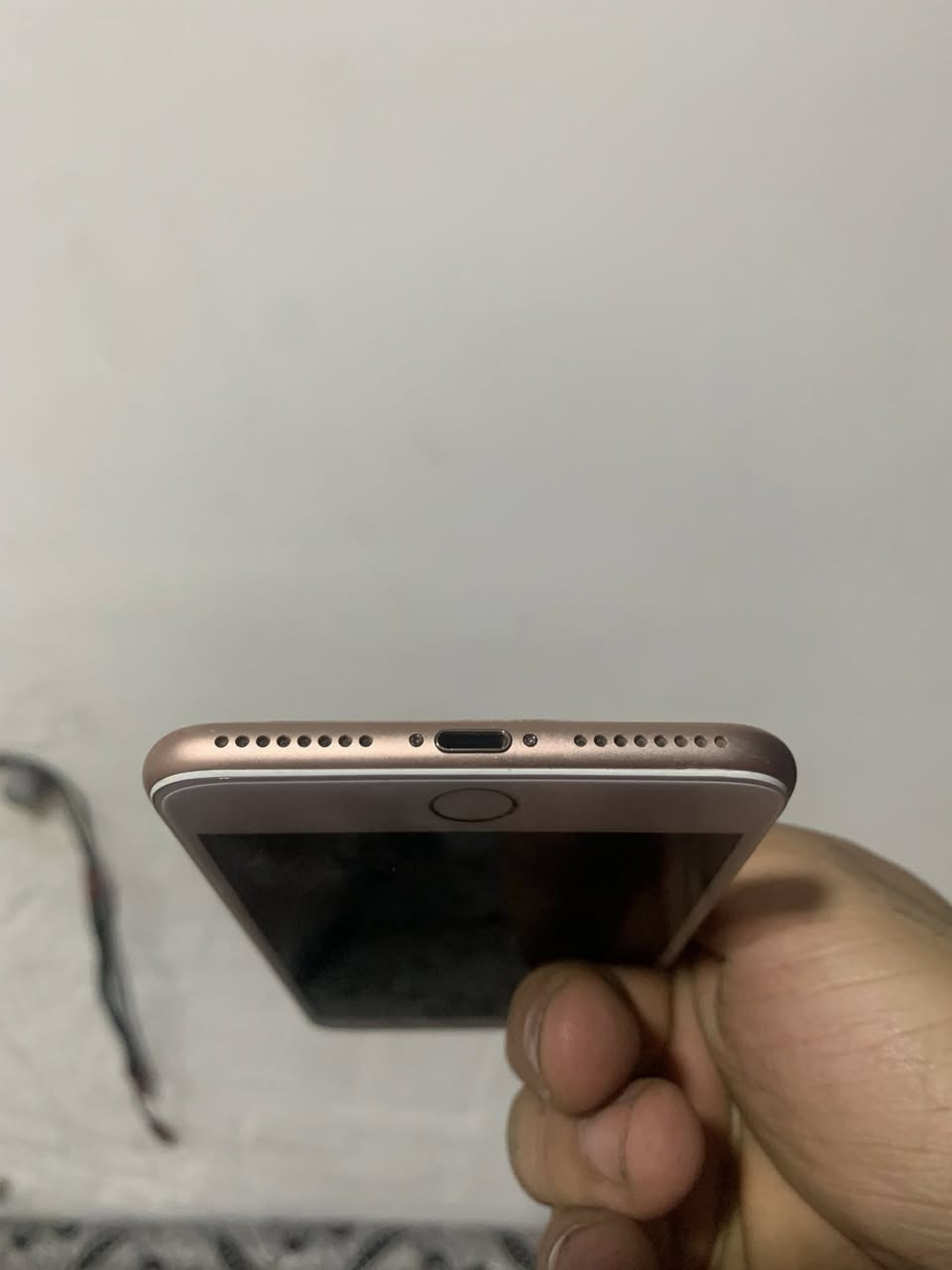 ايفون ٨ بلص مبدل شاشه بطاريه100 اصلي  مابي عيب بصمه كل اشتغل جيهاز نظيف شرط سعر 70 الف وتساب ***********
