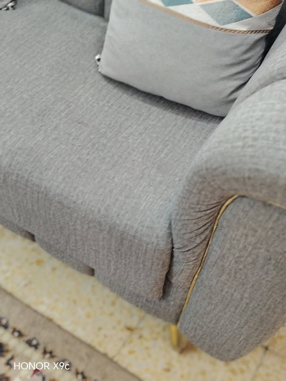 تخم ٦ مقعد البيع مكان البياع شارع عشرين مقابل عمارة مالك سعر ٣٥٠ نظيف مابي اي ظرر وبي ضمان مدة العمر موجودة ورقة الضمان


**إذا كنت صاحب هذا الإعلان وتريد حذفه لأي سبب، رجاءا أرسل رسالة إلى الدعم الفني**