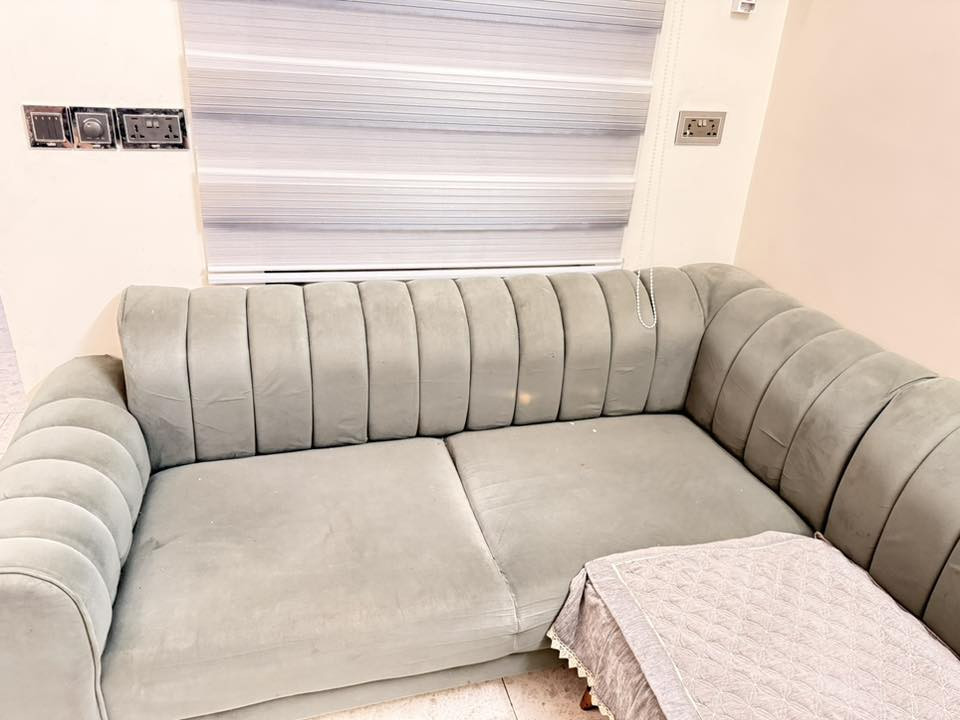 الديوان 250 
الغسالة 200 
الثلاجة 150 
المجمدة 140 
للاستفسار ***********

