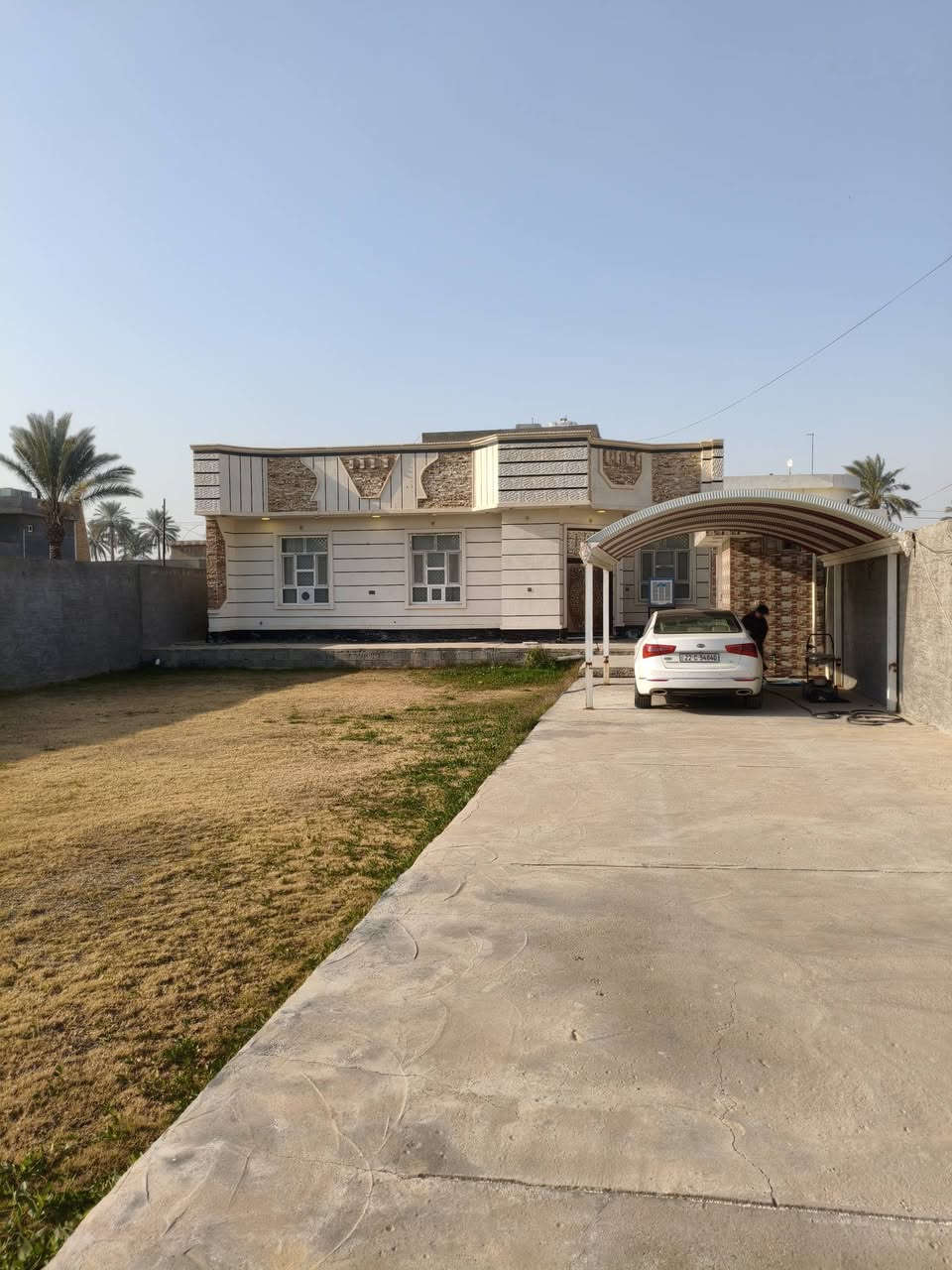 بيت للبيع في الحبانية حي العمال 
مساحة الارض 850 متر طابو ملك صرف 
طابق واحد يحتوي 
2 غرف نوم 6*4
 استقبال 8*4/50
مطبخ حار بارد 6*4
صاله كبيره 
حمامات عدد 2
صحيات خارجيه 
الصطح عازل حراره مع اشتايگر
بيت جديد 
السعر 160 مليون 
الاتصال على الارقام 
***********
***********
