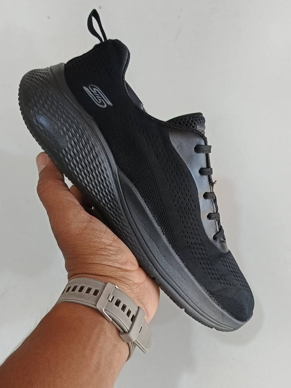 سكجرز بوبزاصلي اورجنال
▪️قياس 41---26..cm طول القدم 
👟 طبي وزن خفيف مريح القدم 
☎ واتساب ***********☎
🚗 توصيل كافة محافظات العراق 🚗
