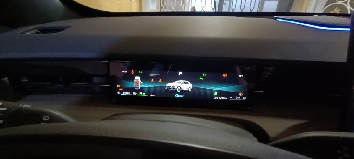 سوئيست  S06 1.5L Premium PHEV (بلگ-إن هايبرد🔋) اللون الخارجي اسود ،داخل اسود وابيض
الموديل: 2026 (خليجي)

العداد: 1300 كم. .....مرقم بغداد

السعر: 31.750.000 دينار عراقي وبيها مجال

مكان السيارة ...كربلاء...

للتواصل على الواتساب الرقم ***********
