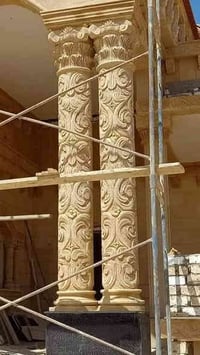 انا علي من مصر واقيم في بغداد اعمل  في دكورات الحجر الفرعوني في مصر   ...