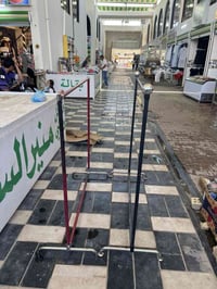 ستان ملابس • صدر رجالي • رفوف بيضاء