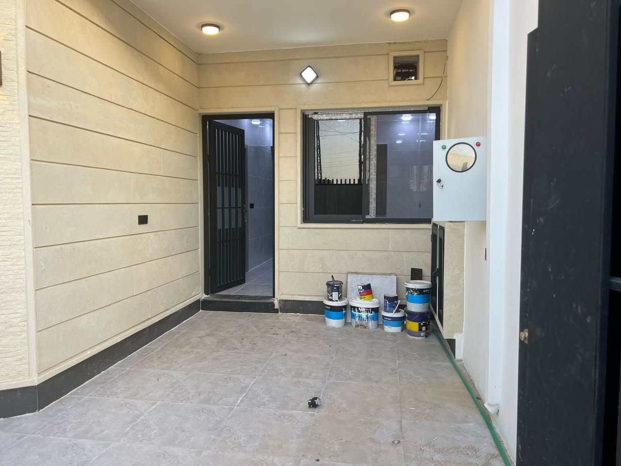 دار للبيع ⬇️
المساحة ١٥٠ متر بناء حديث 🏛️

حي السكر قرب مسجد النبأ العظيم 🏢🏢

يقع عل شارع ١٢ متر تسليم فوري 📃📃

للستفسار *********** /***********☎️

مكتب الكوفة 🏛️
