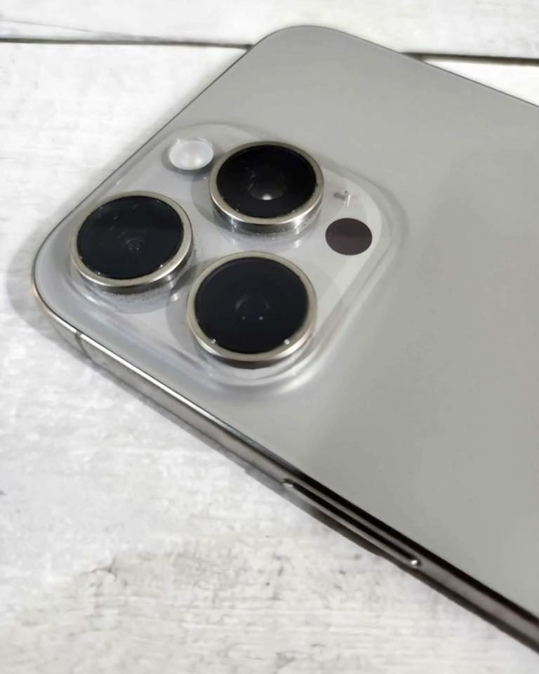 ايفون 15برو ماكس شرط ما مفتوح ولا مبدل شي
شرق اوسط 

بطاريته 86

ذاكرة 256

السعر 1035

اتصال او واتساب ***********
