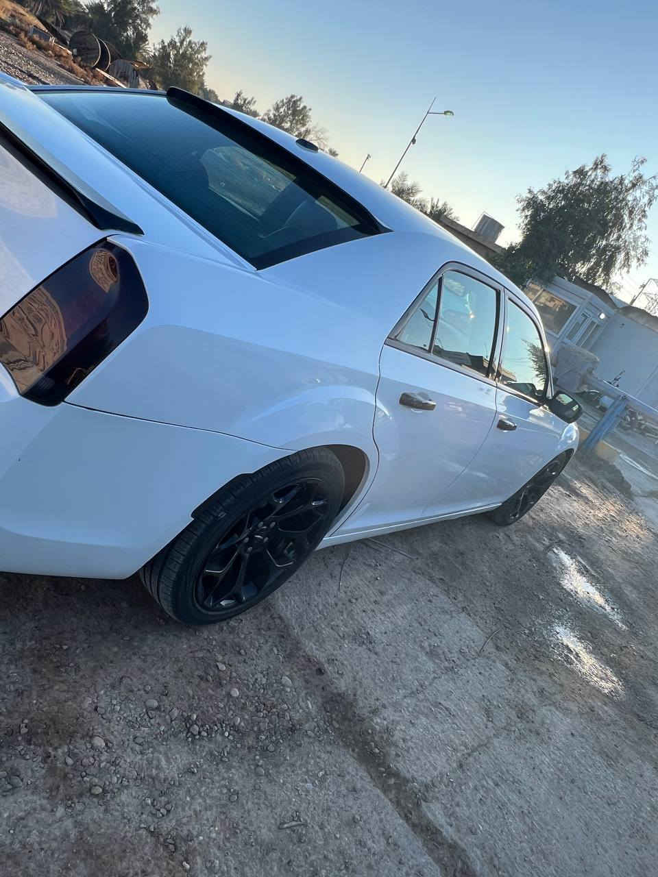 مكلف بالنشر 
***********
اوباما خليجي ٢٠١٥ فول مواصفات 
 رقم سليمانية 
بيهة صبغ جاملغ خلفي وبارد بالباب اربع اصابع
سيارة جديدة وكاملة ومابيهة كل نقص وع الفحص
السعر / ٢٢٠ ومجالها قليل
مكانها ديالى
