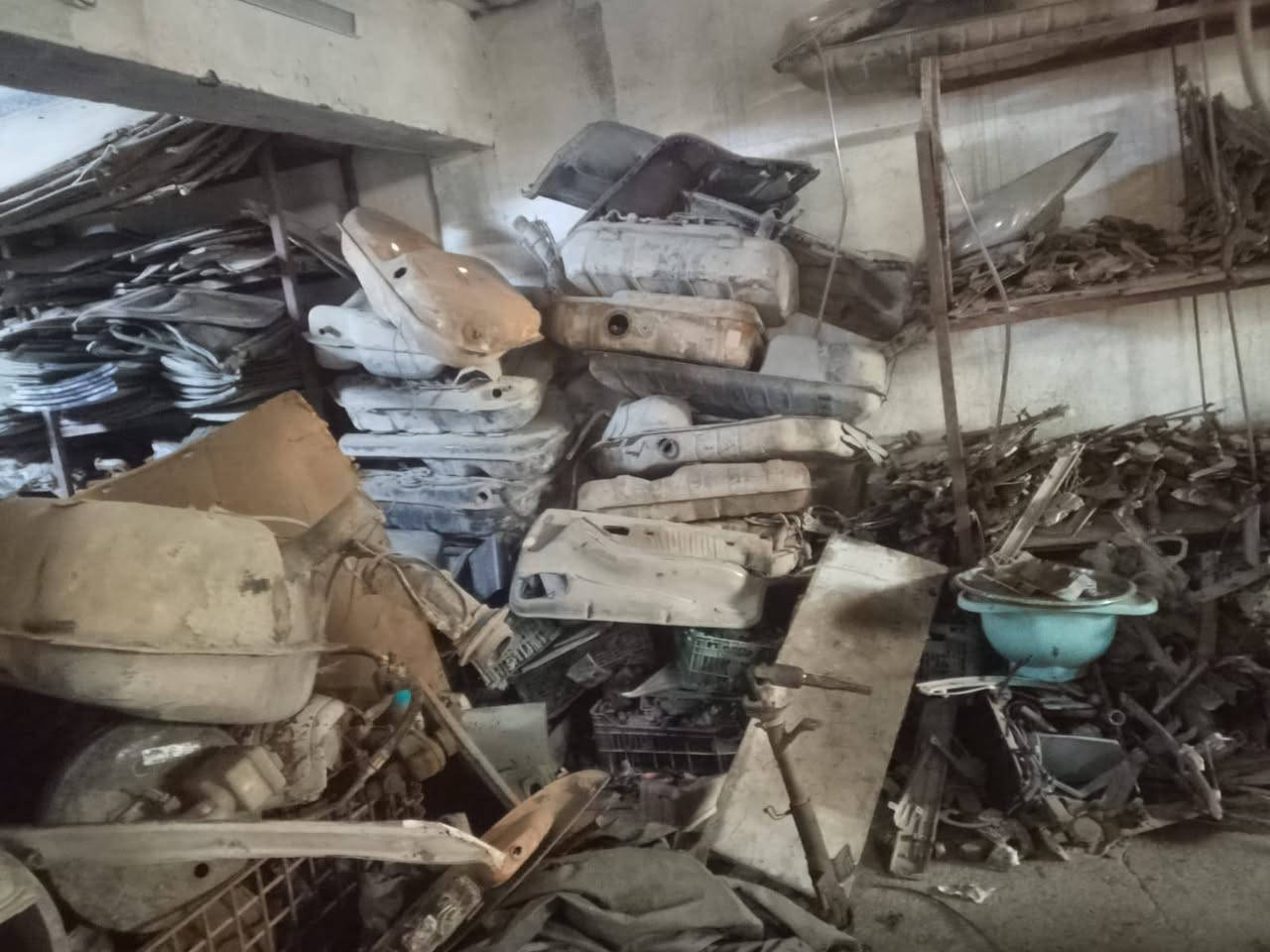 السلام عليكم محل الأخوين لبيع الأدوات الأحتياطيه السيارات قديم جديد برنس سيفيه اوبل عام دايو عام سوناتا
ابو كرار *********** عنوان كسره وعطش الشارع لاول أول فرع عل يمين
