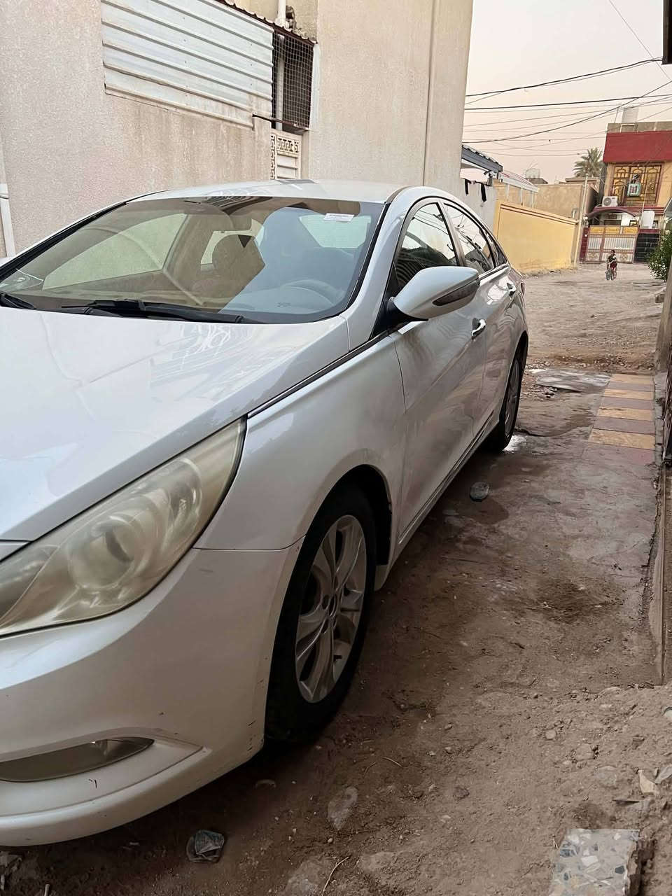 للبيع سوناتا 2011خليجي مكفولة عدا بارد في ربع من الباب والجاملغ  الامامي  من  جهه السائق كما موضح في الصورة 
 حدادية جديدة  خلفي  وامامي ستوني فاتحن
كير ومحرك مكفولات 
 ورقم انكليزي وباسمي السيارة 
السعر 115 وبيها مجال المكان حلة
للاستفسار الاتصال على الرقم ***********
