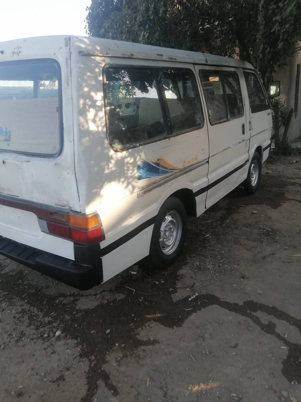 السلام عليكم كيا بستا لبيع 94  بغداد رقم حمل سنوية 30 كير مكنية اكسل تخم تاير شواصي جدد كهرباء كلهة شغالة دوشمة جديدة السعر 33 وبيه مجال مكاني بغداد قرب بسماية مكلف للنشر اتصل علرقم ***********
