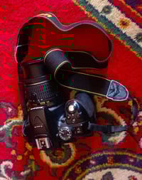 نيكون ٥٣٠٠ • عدسة ٧٠-٣٠٠ • عدسة ١٨-٥٥