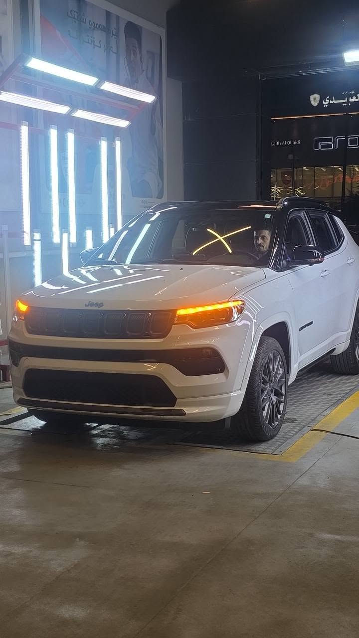 * جێب کۆمباس مۆدیل 2022 مەکینە 2.4L
* مواسفات High Altitude
* بێ سبووغ لێدان تەنها سندووقی ساردەکوت و کارتە پێش کەپس و پەرەشوت کەپس بەشەرت بێ داخیلی تەنانەت سندووقەکەشی نەکرایتەوە بورغی بانەدرایە لەسەر سەیارە چاکرایتەوە.
* رەقەم شانسی : 3C4NJDCBONT230056
* 33 هەزار کیلۆمەتر رۆشتوە
* لایت لید و عەدەسە
*  بلاجکتۆر لید و عدەسە
* کوشن جلد و کارەبا سکن و سایق
* کوشن سارد و گەرم
* کوشنەکانی پشتەوەش گەرم
* سوکان هیتەر
* شاشە گەورە و 4 کامێرا
* دەشبول ئەلکترۆنی
* وایەرلێس چارج موبایل
* کوشن خزن
* دەبل ئەکسل
* سقف پانۆراما و بیلاد رەش
*  نەینۆك رادار و هیتەر
* راداری خەتی جادە و برێك ئۆتۆ و تحدید سرعە رادار
* تەبرید دوو زۆن و مەرکەزی 
* سەماعە alpin
* داخیل هەموو ڕەش
* ئۆتۆ ستار ستۆپ
* شەغاڵ
* سندووق کارەبایی
* ویل کرۆم نفتی قیاس 19 ئینج
* ئاوێنە ئیشارەت
* ئاوێنەی ناوەراست فۆتۆ بۆ لایتی سەیارە.
* فلچەی جام ئۆتۆ لەگەڵ باران
* لایت ئۆتۆ بۆ بەرزو نزمی.
* رەقەم هەلێر .
*********** أربيل, العراق

