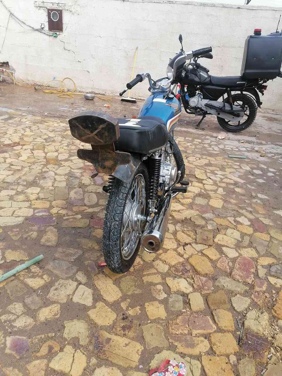 لسلام عليكم دراجه دوات للبيع ***********
