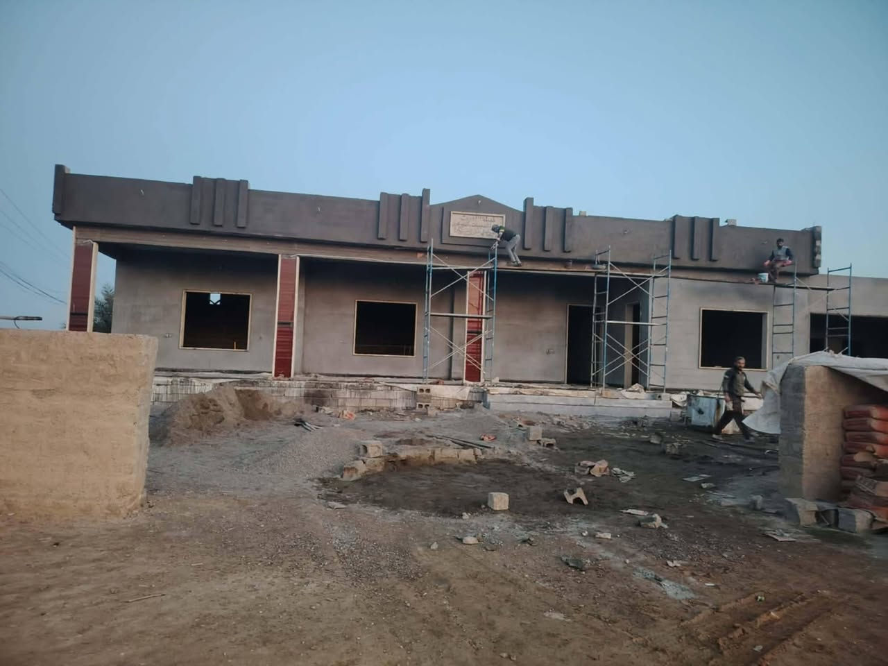 كادر لبخ أسمنت متفرقين شغل مثل ما تريد ابو عمار
رزق الله سبحانه وتعالى
رقم هاتف ‏‪***********‬‏
وافق ادمن
ملاحضه تجي تشوف بعنك شغل
