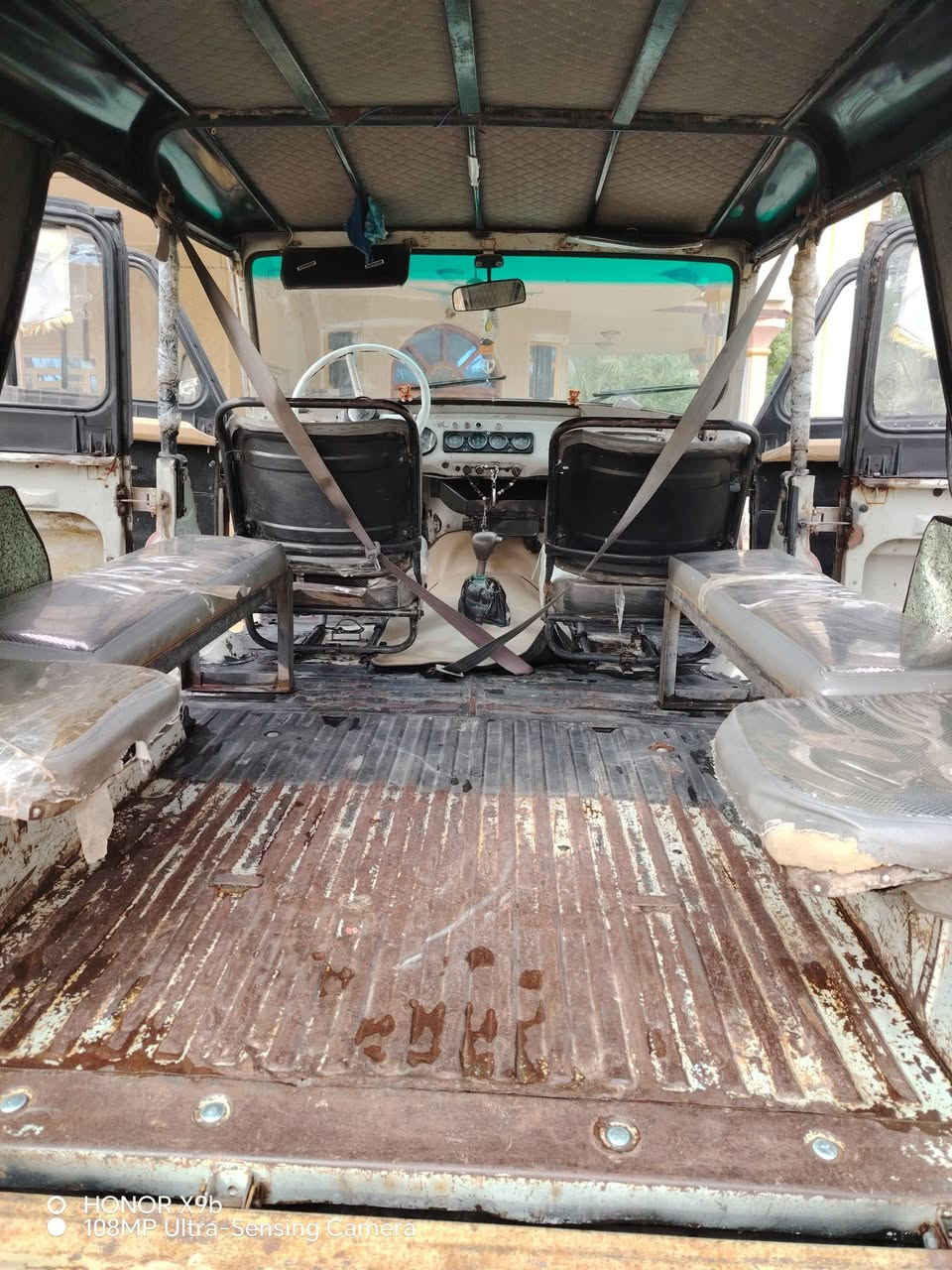 واز  لبيع ٢٠٠٠  السياره خير من الله اي نقص مابيه***********
