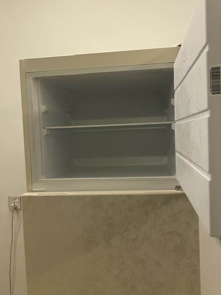 سلام عليكم
ثلاجه لوك اخو الجديد  اي عيب مابي ماطور بلادي غاز بلادي 18 قدم نوعيته فستل شراي خابر رقم*********** عنوان كركوك
