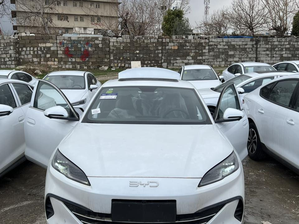 🌟🌟BYD SEL 06  سپی 🌟🌟
⚡️پاتری گەورە 120🔋
کەمترین نرخ 
گاعی و بەرگی کوشن
کامل ئەشیای بلاد
5 کامیرا
پانۆراما 
#HALWEST_#CARS

***********☎️
