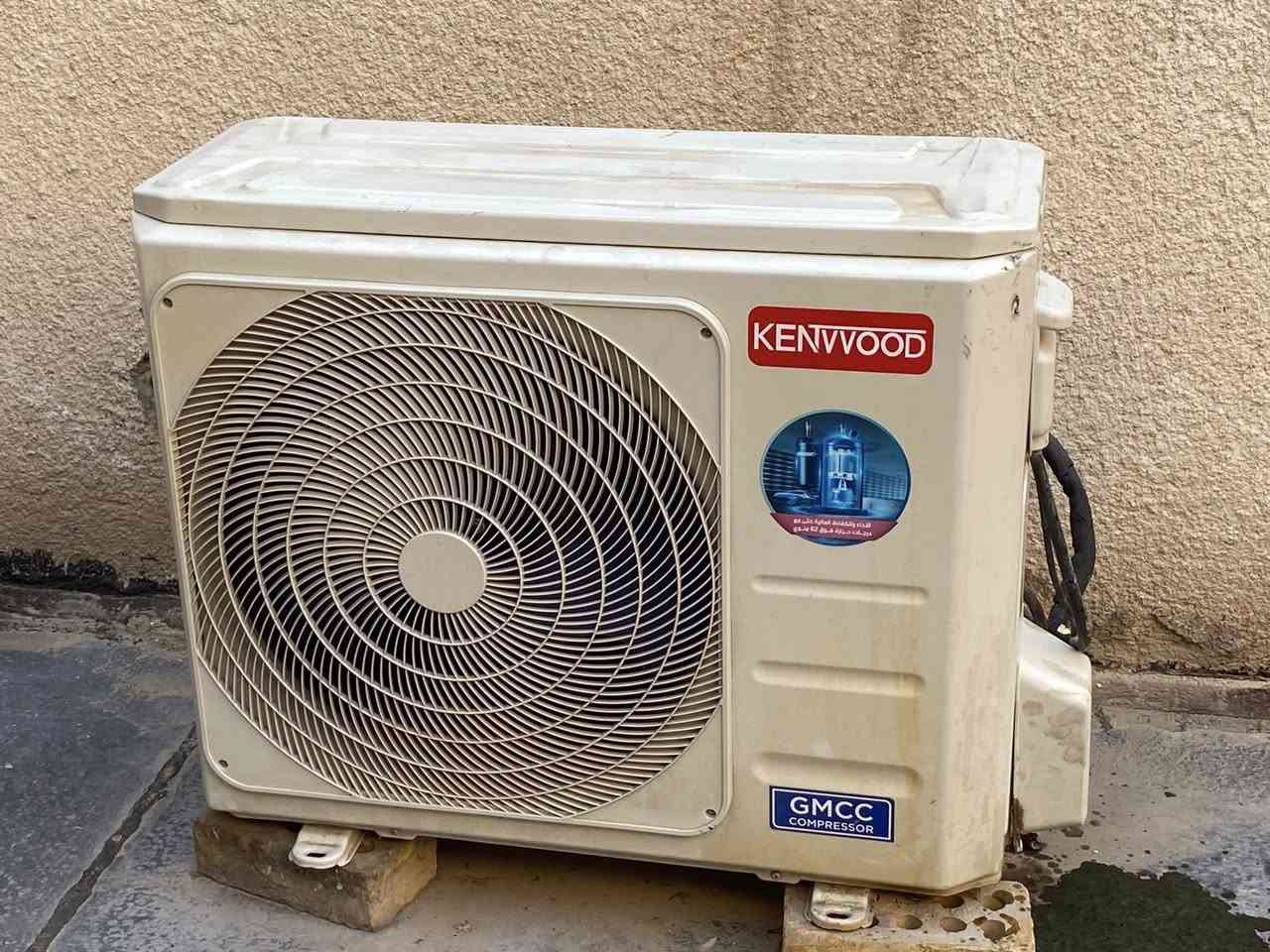 للبيع سعره 350 نضيف  رقمي ***********
شغل تبريده ثلج
