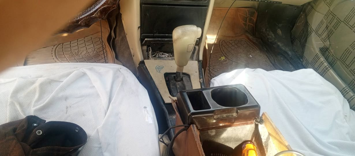 السلام عليكم بيجو رو للبيع او مراوس موديل 2010 سنويه 28 محوره كير جديد مكينه بيه بدايه تبخيرمحور كورلا رقمه الماني نجف راعيه بالنجف موجود ويريد مداور مكاني سماوه السعر 17وبيه مجال *********** بي واتسات
