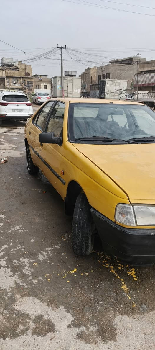 السلام عليكم بيجو روا للبيع موديل 2010 سيارة جاهزة من صدر وگير ومحرك وتخم تاير مصفرة هيئة وغرامات شرط تحويل سعر 17 ورقة مكاني بغداد ***********
