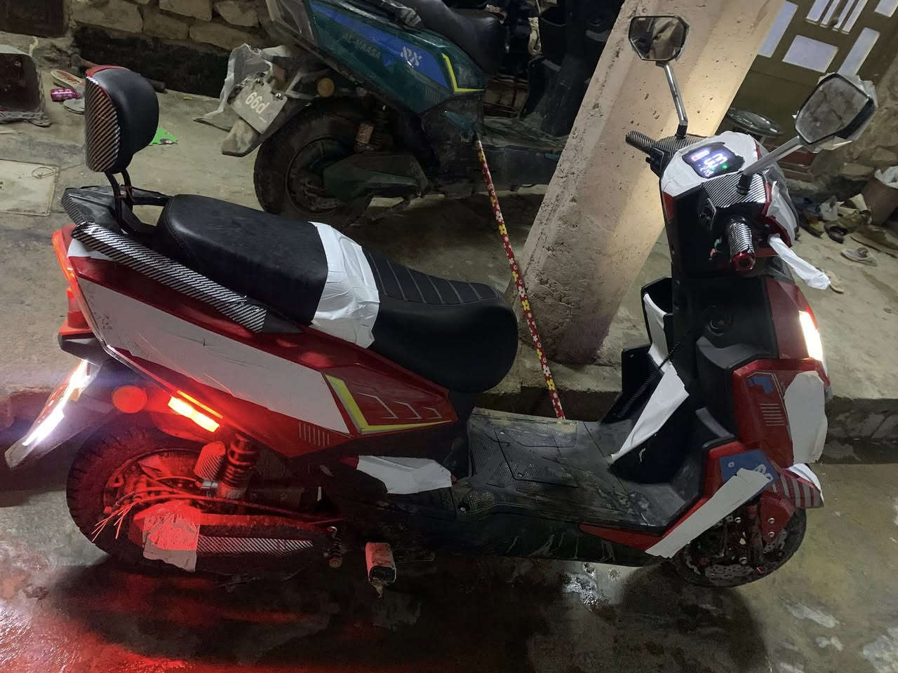 السلام عليكم دراجه شحن ٦ بطاريات بعده نضيف حيل بطاريات يقرن ١١ 
بيع مستعجل السعر ٥٠٠ وبي مجال بسيط 
***********
موجود اتصال فقط ع الخط
