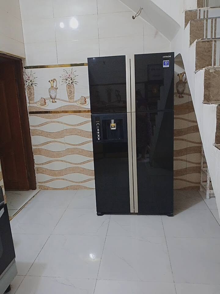 ثلاجه هيتاشي باب اول محوره فريز مو بخاخ تجميد فول على الفحص سعر ٥٥٠ 
للاتصال ***********
ملاحظه المسنجر متعطل عندي
