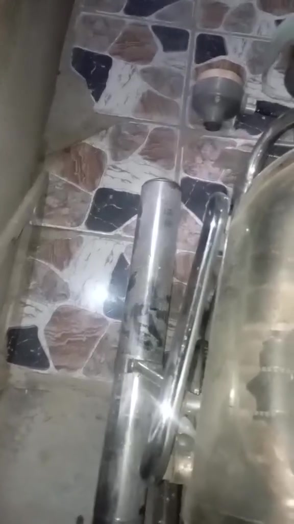 تحياتي لكم جميعاً ماطور 82 للبيع بدون بدون مكينه المانيه ناعمه سايس 2 عل فتح بكانه نجف سعره 1200 وبي مجال رقم ***********
