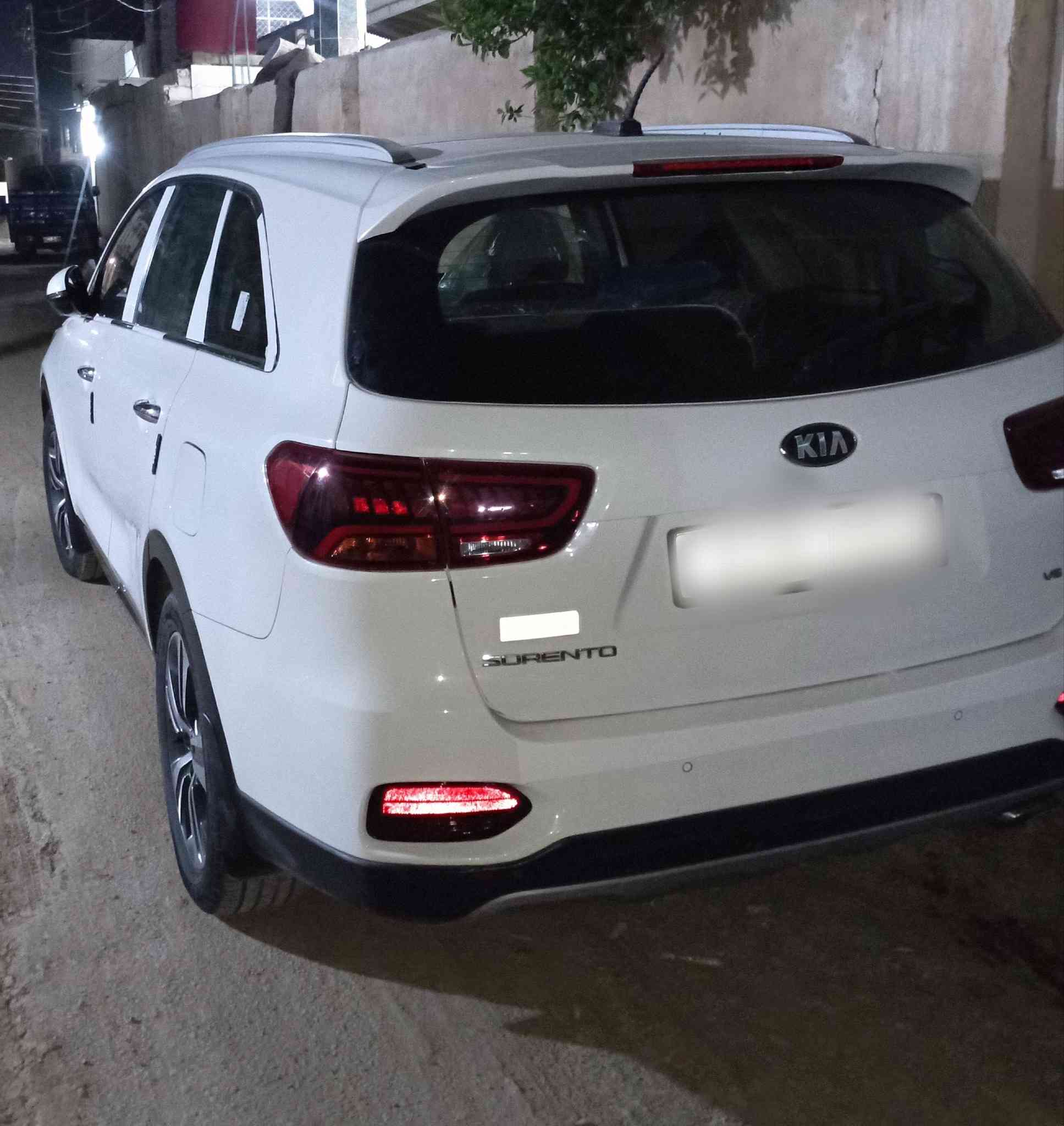 السلام عليكم سورينتو خليجي 20 كفاله عامه رقم اربيل بأسمي تريد مداور تريد وكاله ثاني يوم وضع الشركه ماشيه 49 حقيقي مابيهه اي نقص كامل المواصفات المكان الحله للتواصل ***********
