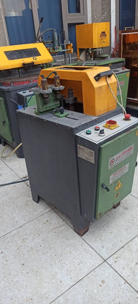 للبيع معمل بلاستك pvc سنكل 5 مكائن ويا كمبريسر 350 لتر الاستفسار ***********  واتس اب موجود
