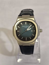 باتيك فيليب • تيتانيوم • زجاج زفير