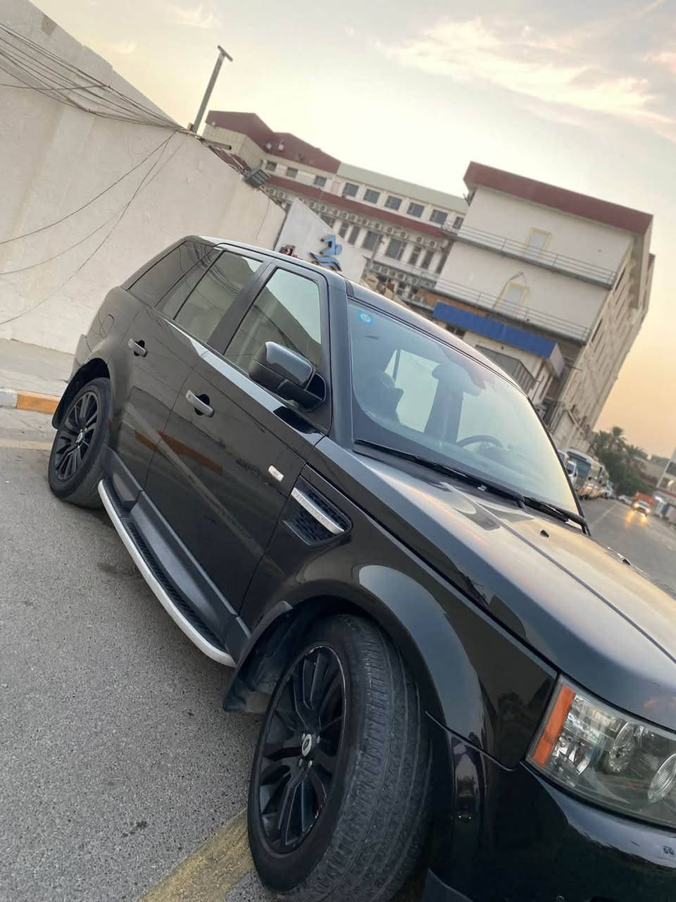للبيع فقط
رانج روفر سبورت HSE 2011 luxury فول
خليجي 
محرك 8 سلندر بدون سوبر المرغوب  عليها ادامة كاملة

رقم بغداد الجديد مميز رباعي

ماشيه ١٤٧ الف كيلو متر

المواصفات

-تبريد وتدفئة شغالات فول

-تخم تاير جديد قبل شهرين شديتهن

- بصمة ابواب ٥

- بصمة تشغيل

- فتحة سقف سلايد

- داخل لونين بيج +جوزي+ صاج

- ٣ شاشات

كامره خلفيه

- كشنات جلد +تدفئة امامي وخلفي +كهرباء

-جكات شغاله كاملة جوبلسات

- حساسات اصطفاف امامي / خلفي

- كشنات ميموري خزن

- مري قلاب مع البك

صندوك شفط كهرباء

وينفصل قطعتين

- هاند بريك بصمة كهربائي

- منظومة زينون داينامك متحرك يعني البجم كله زينون اصلي

Harman kardon سستم صوت -

- ثلاجة بلجكمجه شغالة

تبريد قطعتين

- ستيرن كهرباء وتدفئة

تحكمات ستيرن كاملة

بيها صبغ فوك يده باب السايق 

مبيها نقص يحتاجلها بوليش فقط

السياره جاهزه وحلوه شوفتها احلى بالواقع باسم الاهل وتحويل ثاني يوم 

السعر ١٣٥٠٠$ وبيها مجال للجنايه

عنواني بغداد حي القادسية

رقم الاتصال : ***********
