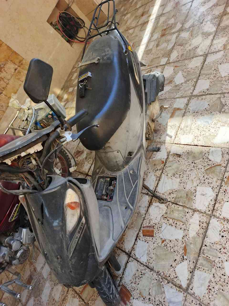 سلام عليكم
دراجه ادرز طافيه كوم حديد
فجئه طفت
***********
