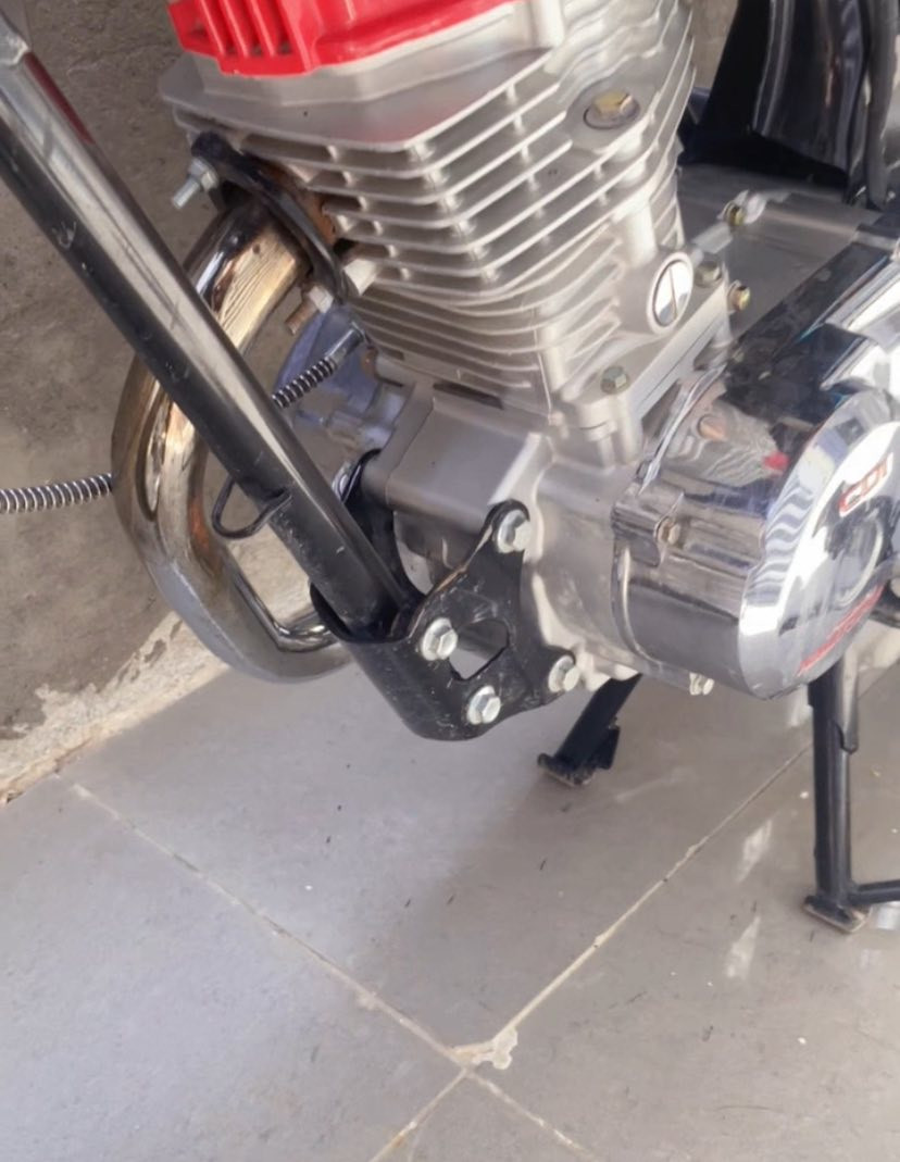 سلام عليكم دراجه تيربو للبيع 3تبديله دهن الها دراجه قبل شهرين معمره كامله ماناقصها شي تجي وتشوف كامله برغي ماناقصها العنون تنومه 
واتساب
***********
السعر
600
