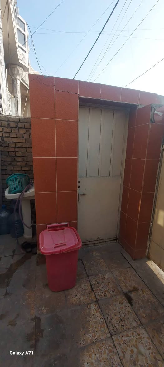 السلام عليكم  متاح دار ١٠٠متر واجهه ٥م ونزال ٢٠ #طابو_صرف طابق ونصف يحتوي على طارمه وحمام خارجي استقبال ومطبخ  وغرفه نوم طابق الثاني غرف نوم وحولي  موقع دار تراث البياع قرب المستوصف الصحي مربع المدارس    كامل الخدمات  ماء تبليط كهرباء مجاريي
لسنااا  االوحيدون باااالتأكيد  . . .       ⚘ مكتب الساعه

ولكننا متميزون مجتهدون مخلصون بأداء عملنا 

🛑 لانتعامل برفع سعر العقار عن سعرة الاصلي نجمع البائع بالمشتري مباشرتا 

🤔عندك عقار حاب تعرضة للبيع بيت او قطعة ارض 🤔
‌‎🧐أو ادور على عقار للبيع بيت او ارض سهلة كل ما عليك بس احفظ رقمنا وراسلنا على واتس اب 
***********
الكرخ
المنصور 
القادسيه 
اليرموك
حي الجامعه 
#البياع  
السيديه
